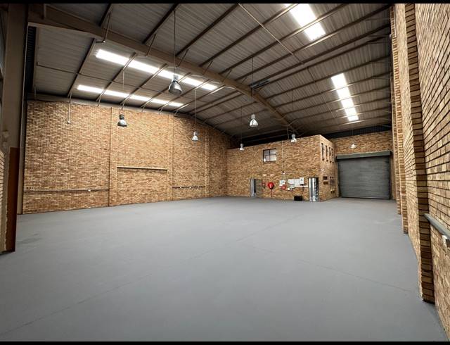 400M² WAREHOUSE TO LET IN LINBRO PARK